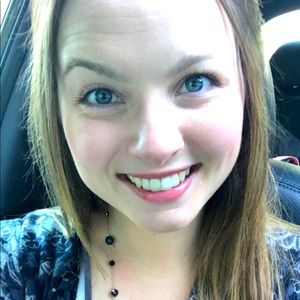 Meet your Posher, Courtney